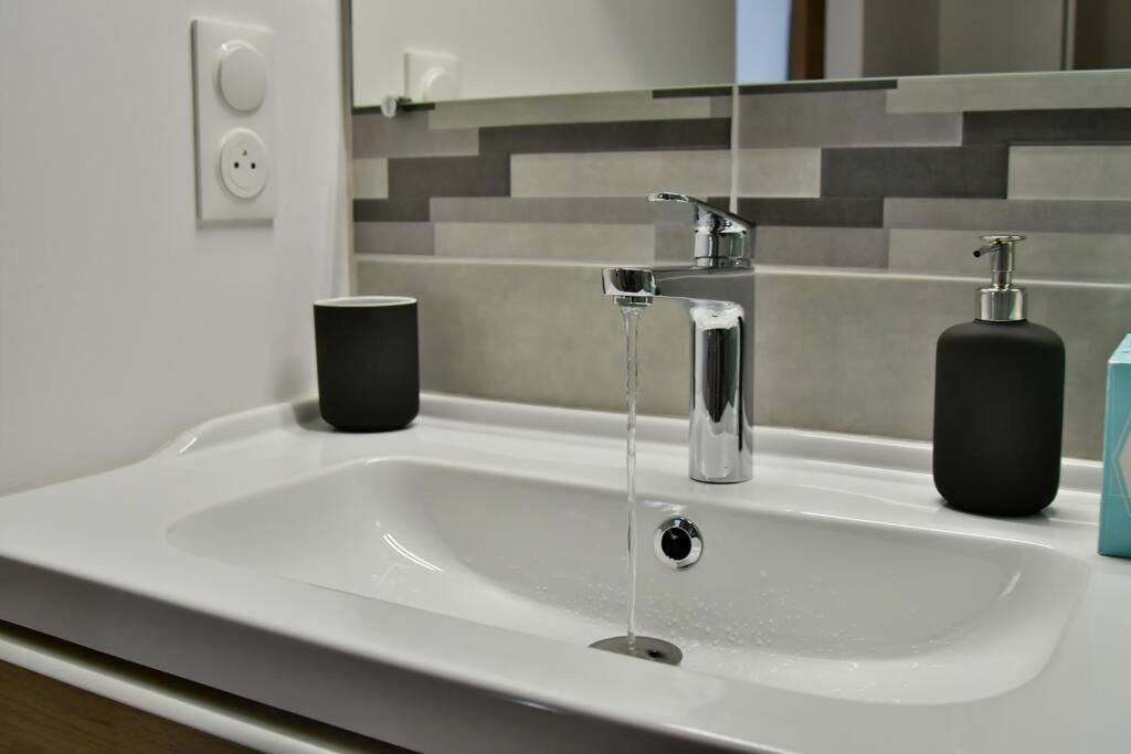Le 46 - T2 Renove, Confortable Proche Centre-ville